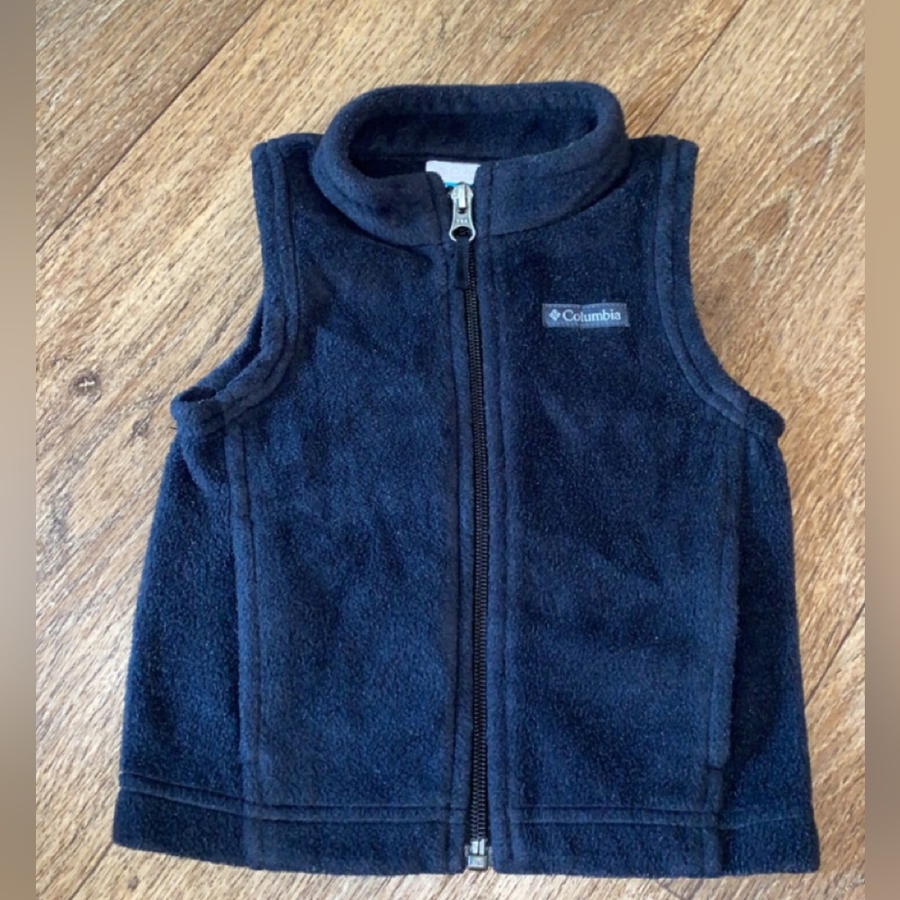 Columbia vest. 6-12m. Great condition $25